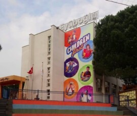 Eyüboğlu Eğitim Kurumları Vinyl Germe Uygulaması